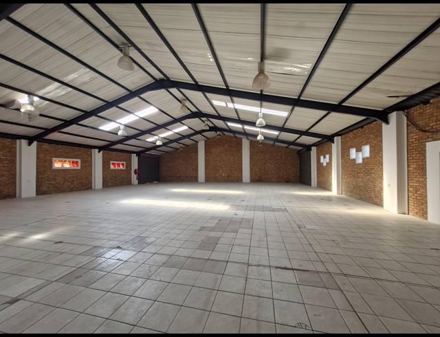 900M² RETAIL TO LET IN BARDENE